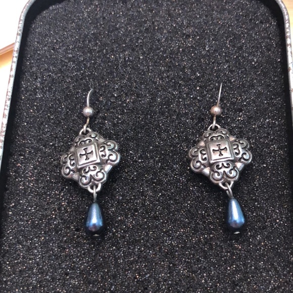 Cross Necklace Earrings and Keychain - Picture 5 of 5